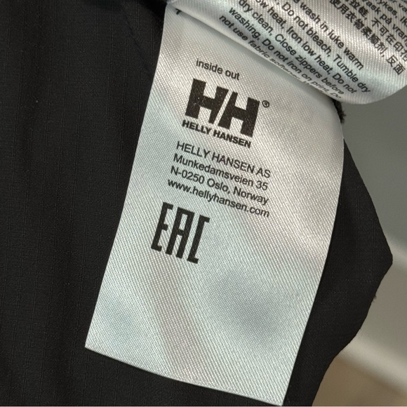 Helly Hansen tech hiking shorts - Picture 4 of 5